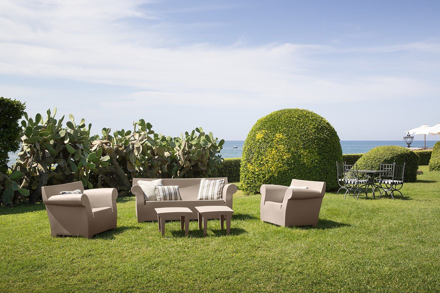 Bubble Club Sofa by Kartell Furniture Sofas